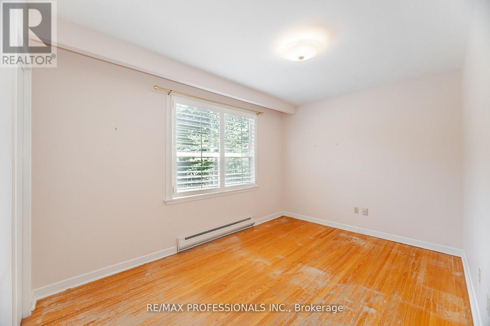 3667 Beechollow Crescent, Mississauga (Applewood), Ontario  L4Y 3T3 - Photo 24 - W12449495