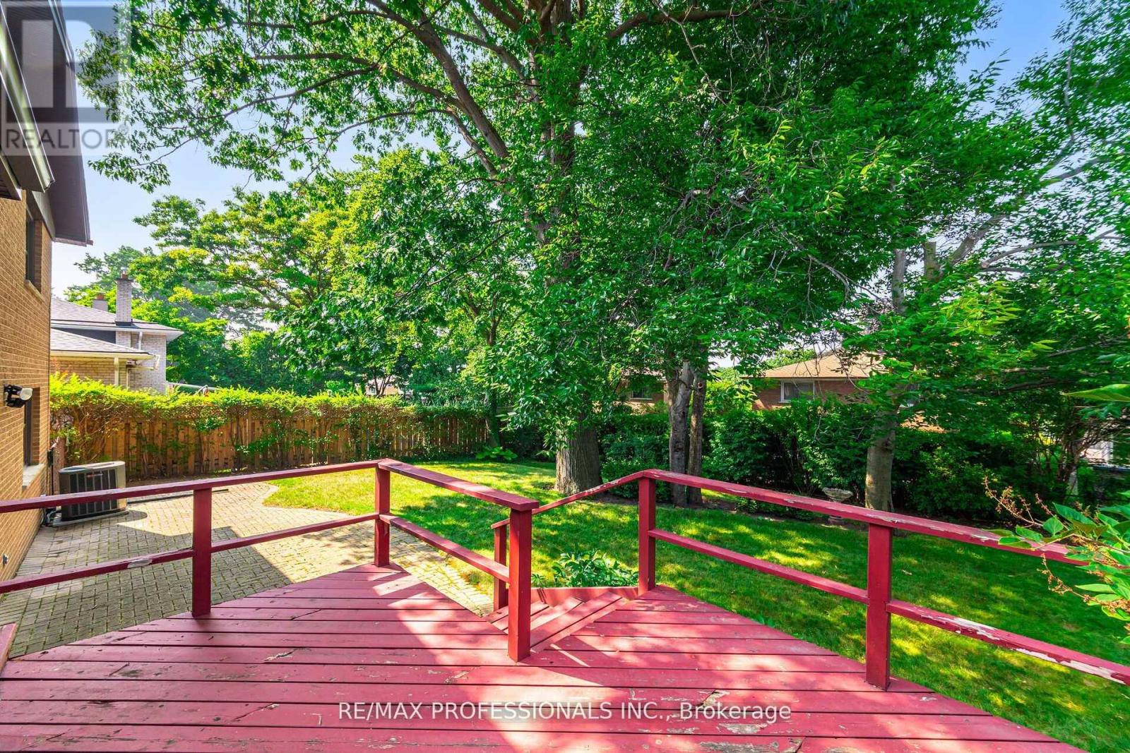 3667 Beechollow Crescent, Mississauga (Applewood), Ontario  L4Y 3T3 - Photo 28 - W12449495