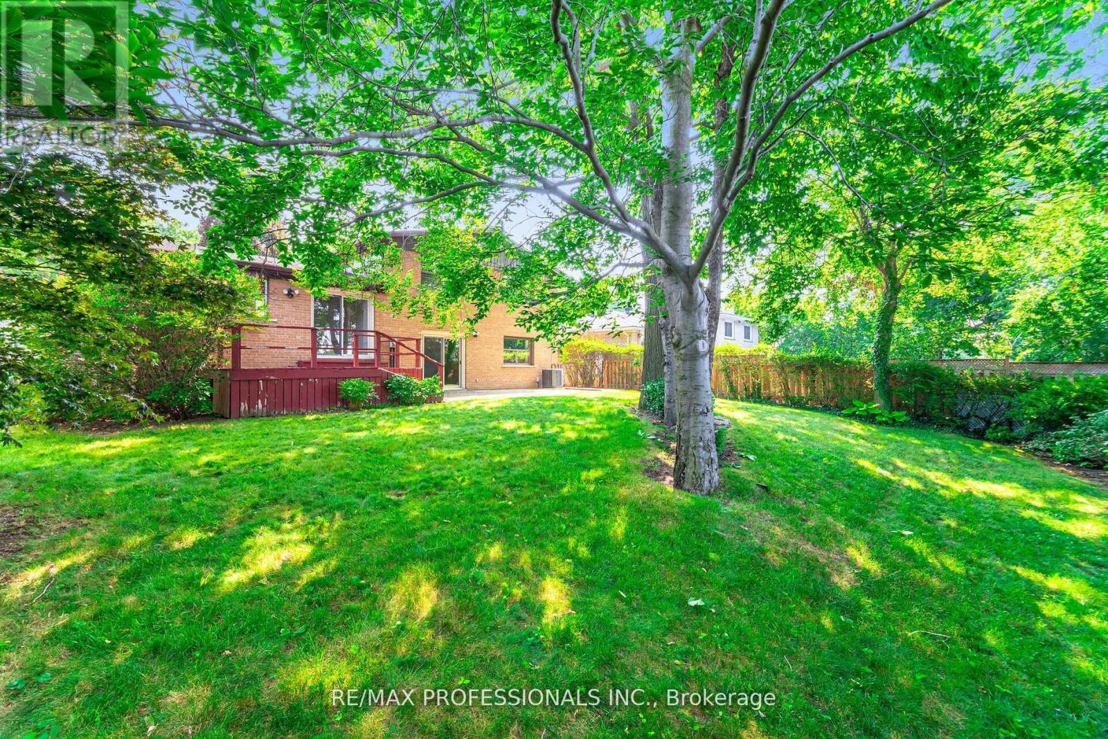 3667 Beechollow Crescent, Mississauga (Applewood), Ontario  L4Y 3T3 - Photo 32 - W12449495