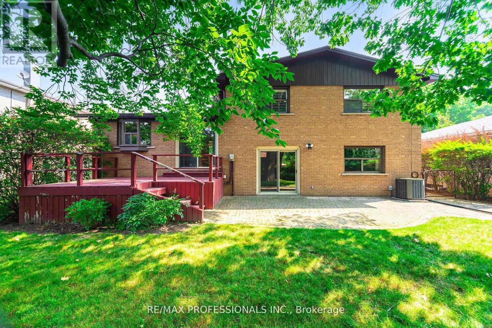 3667 Beechollow Crescent, Mississauga (Applewood), Ontario  L4Y 3T3 - Photo 33 - W12449495