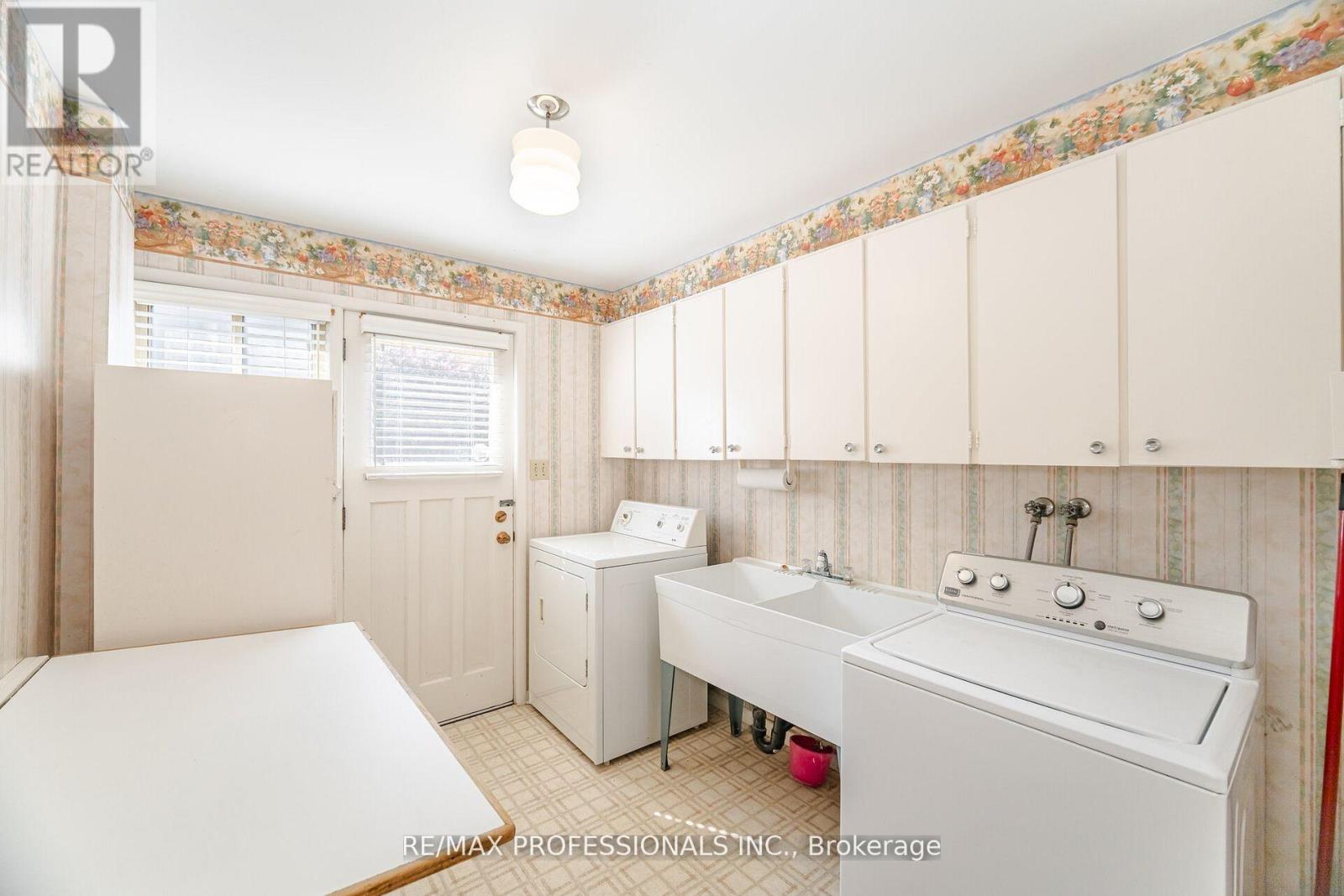 3667 Beechollow Crescent, Mississauga (Applewood), Ontario  L4Y 3T3 - Photo 9 - W12449495
