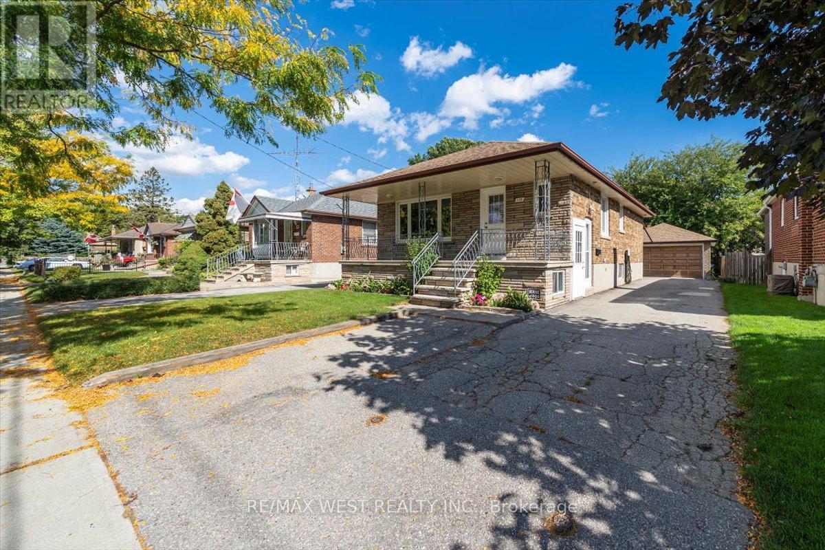 233 Gamma Street, Toronto (Alderwood), Ontario  M8W 4G7 - Photo 1 - W12449501