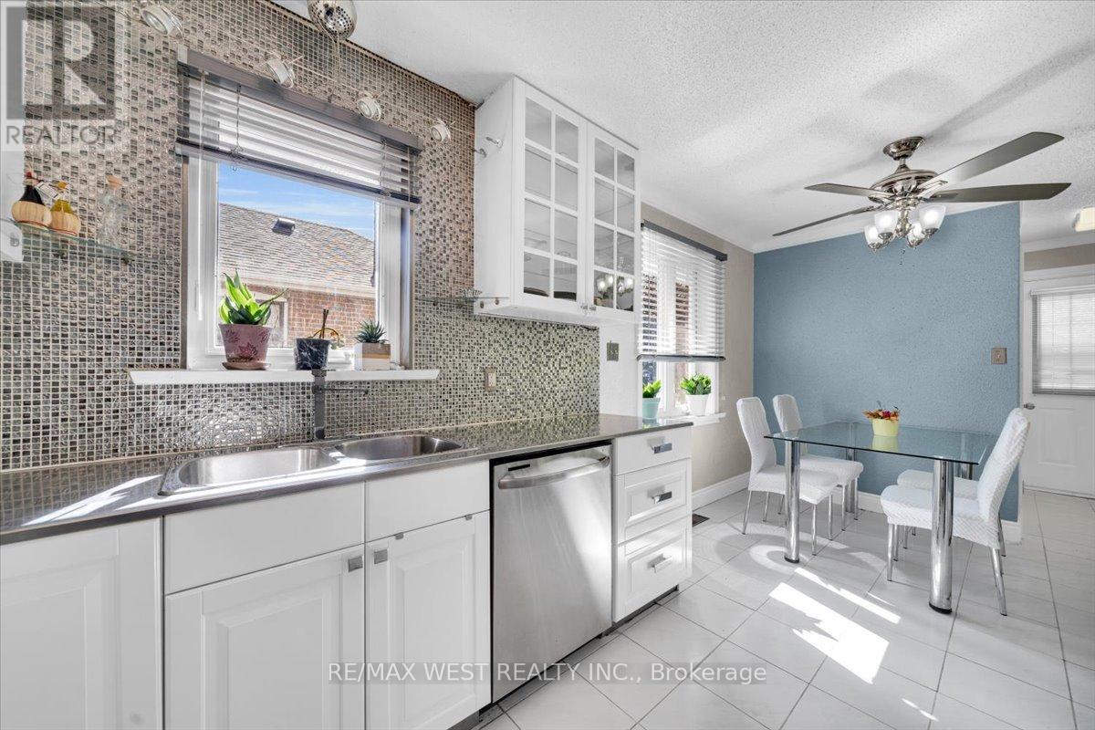 233 Gamma Street, Toronto (Alderwood), Ontario  M8W 4G7 - Photo 11 - W12449501