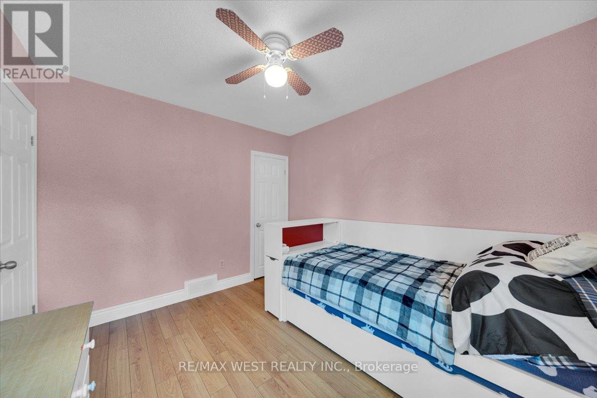 233 Gamma Street, Toronto (Alderwood), Ontario  M8W 4G7 - Photo 17 - W12449501