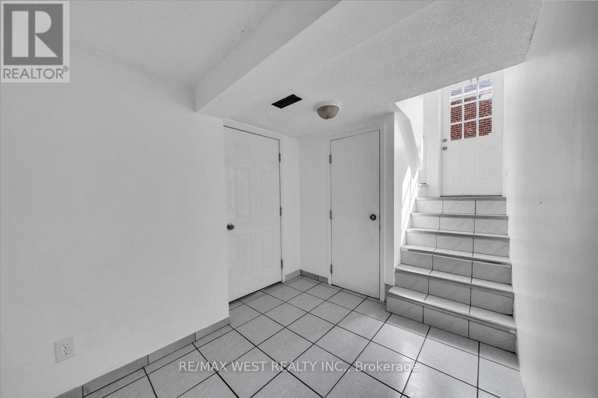 233 Gamma Street, Toronto (Alderwood), Ontario  M8W 4G7 - Photo 20 - W12449501