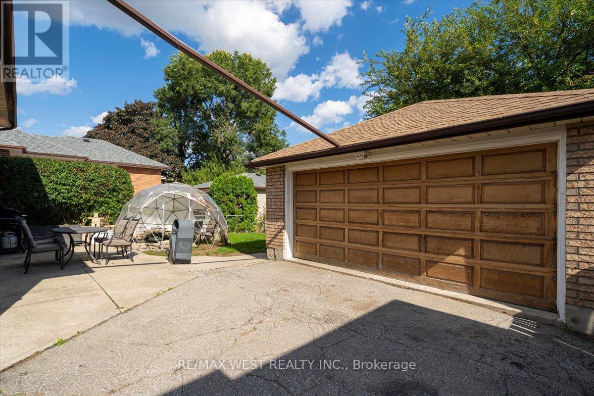 233 Gamma Street, Toronto (Alderwood), Ontario  M8W 4G7 - Photo 29 - W12449501