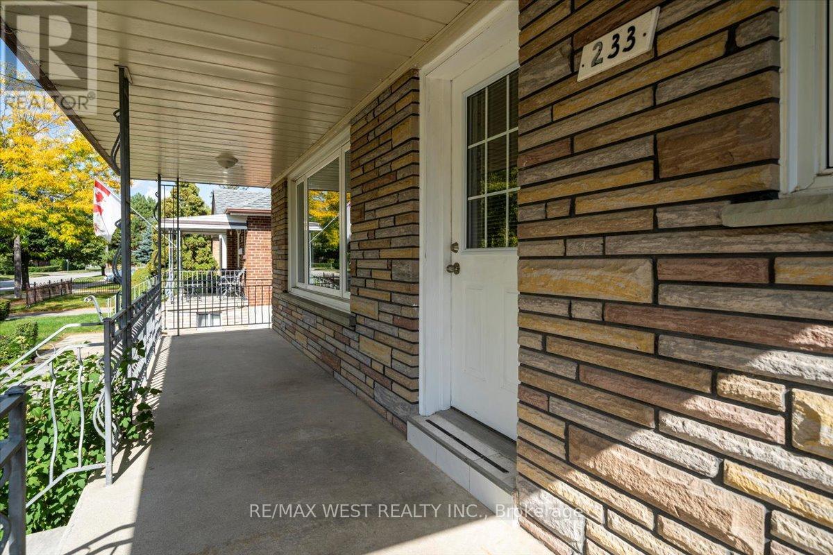 233 Gamma Street, Toronto (Alderwood), Ontario  M8W 4G7 - Photo 3 - W12449501