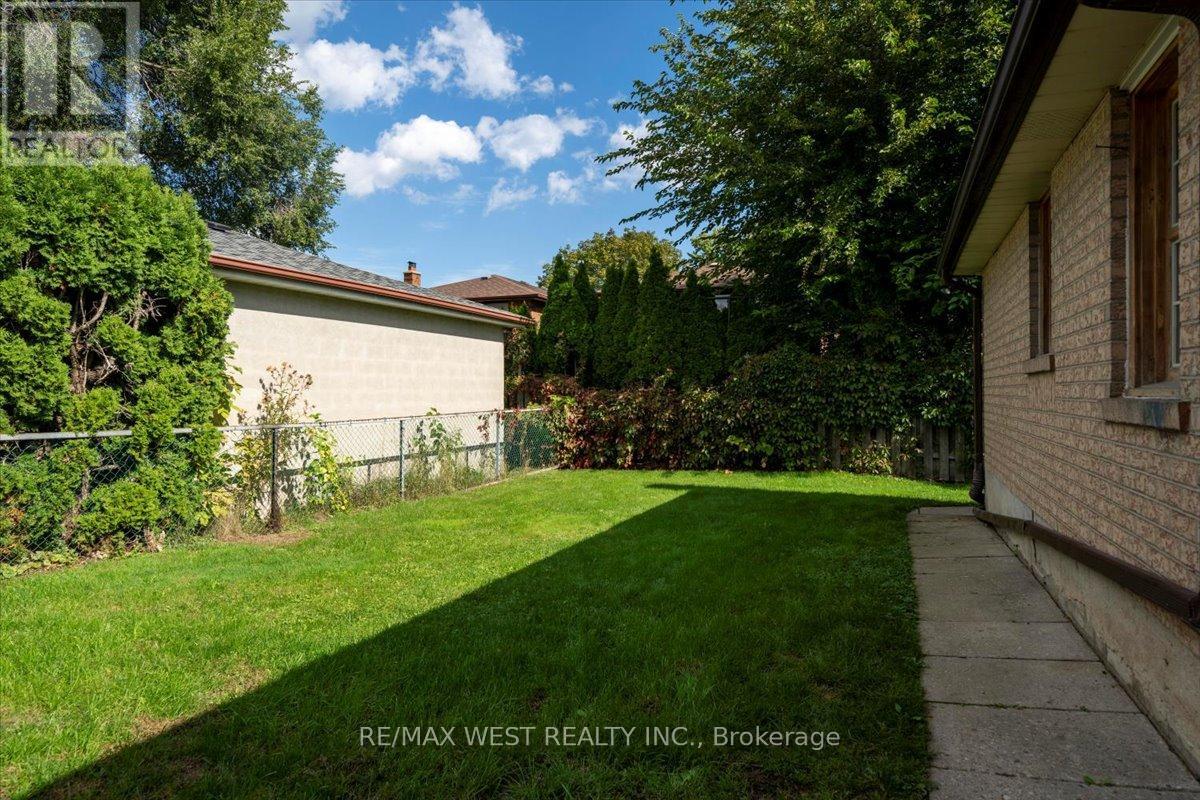 233 Gamma Street, Toronto (Alderwood), Ontario  M8W 4G7 - Photo 35 - W12449501