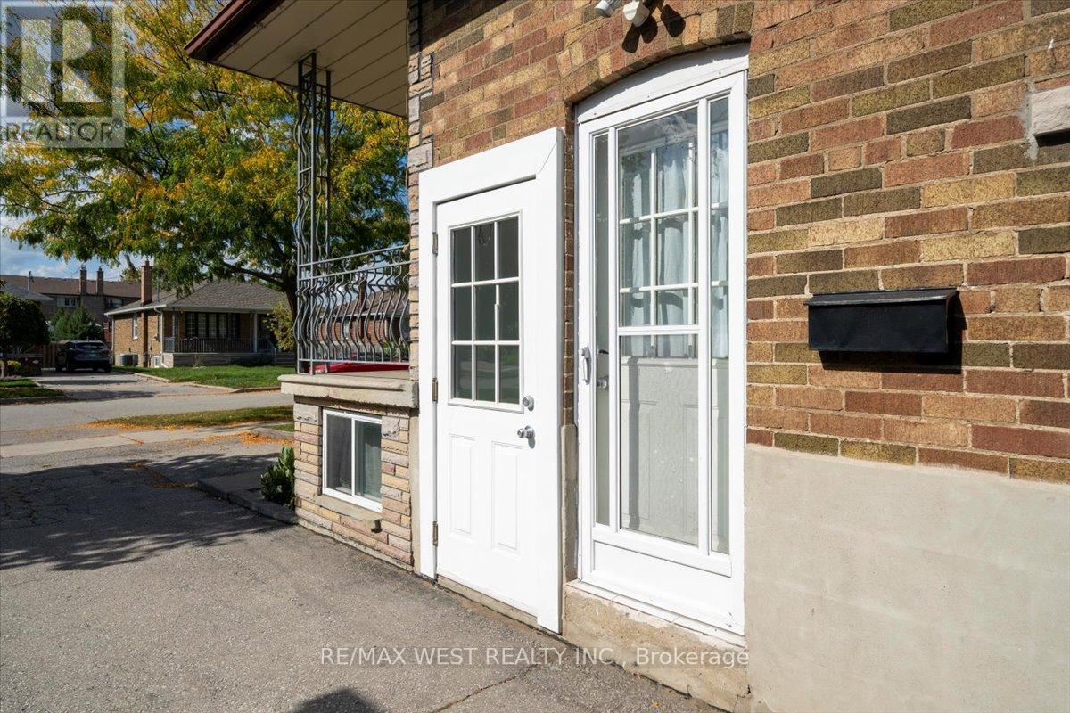 233 Gamma Street, Toronto (Alderwood), Ontario  M8W 4G7 - Photo 36 - W12449501