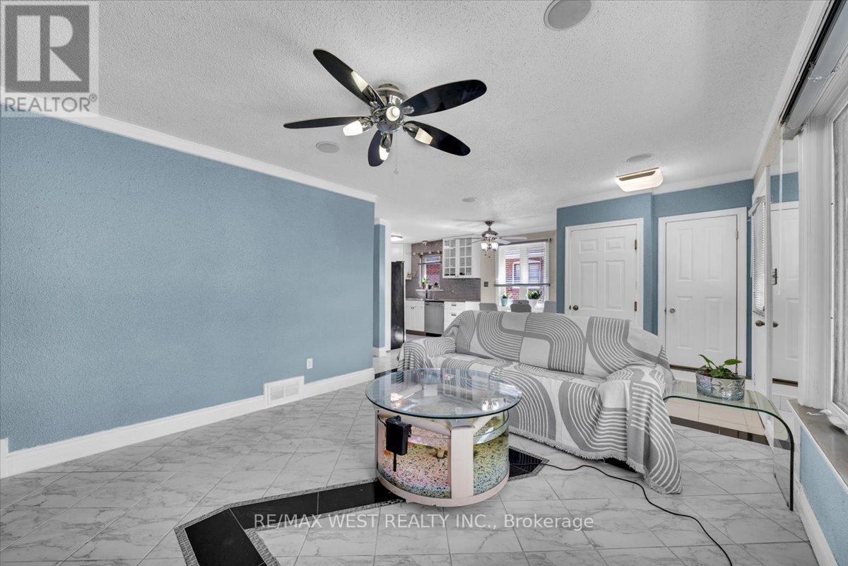 233 Gamma Street, Toronto (Alderwood), Ontario  M8W 4G7 - Photo 7 - W12449501