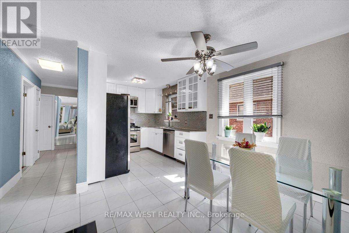 233 Gamma Street, Toronto (Alderwood), Ontario  M8W 4G7 - Photo 9 - W12449501
