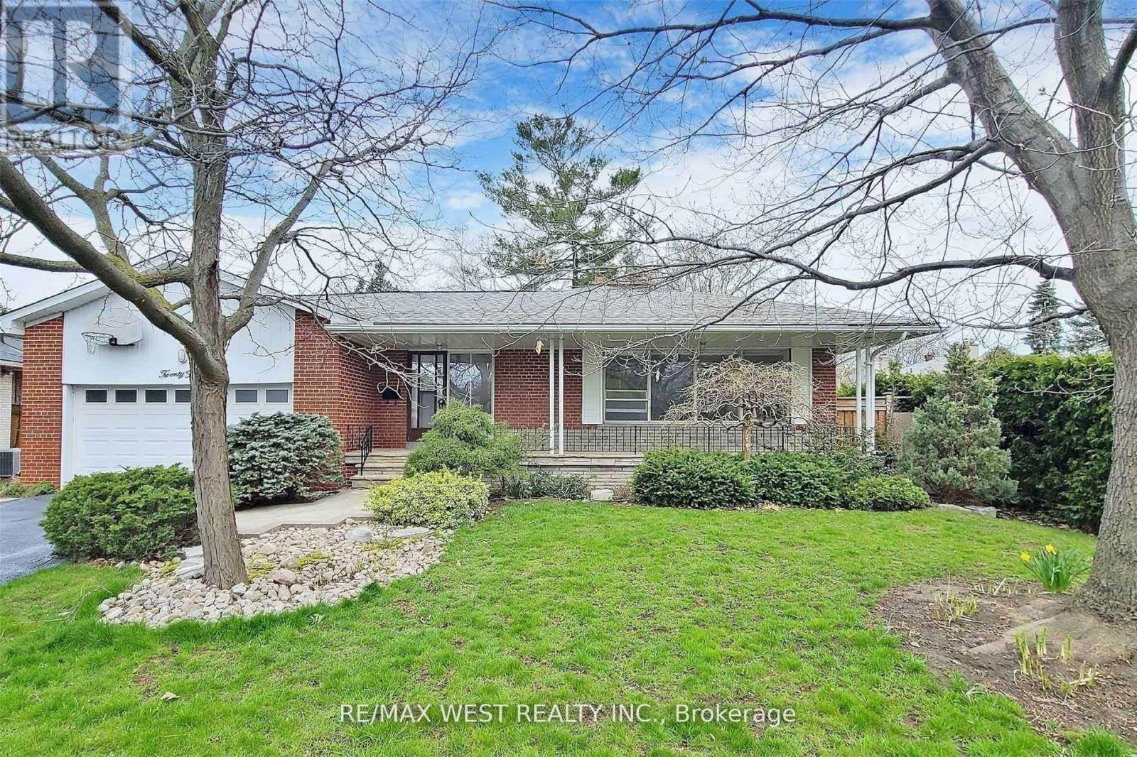 MAIN - 24 OLDHAM ROAD, Toronto, Ontario