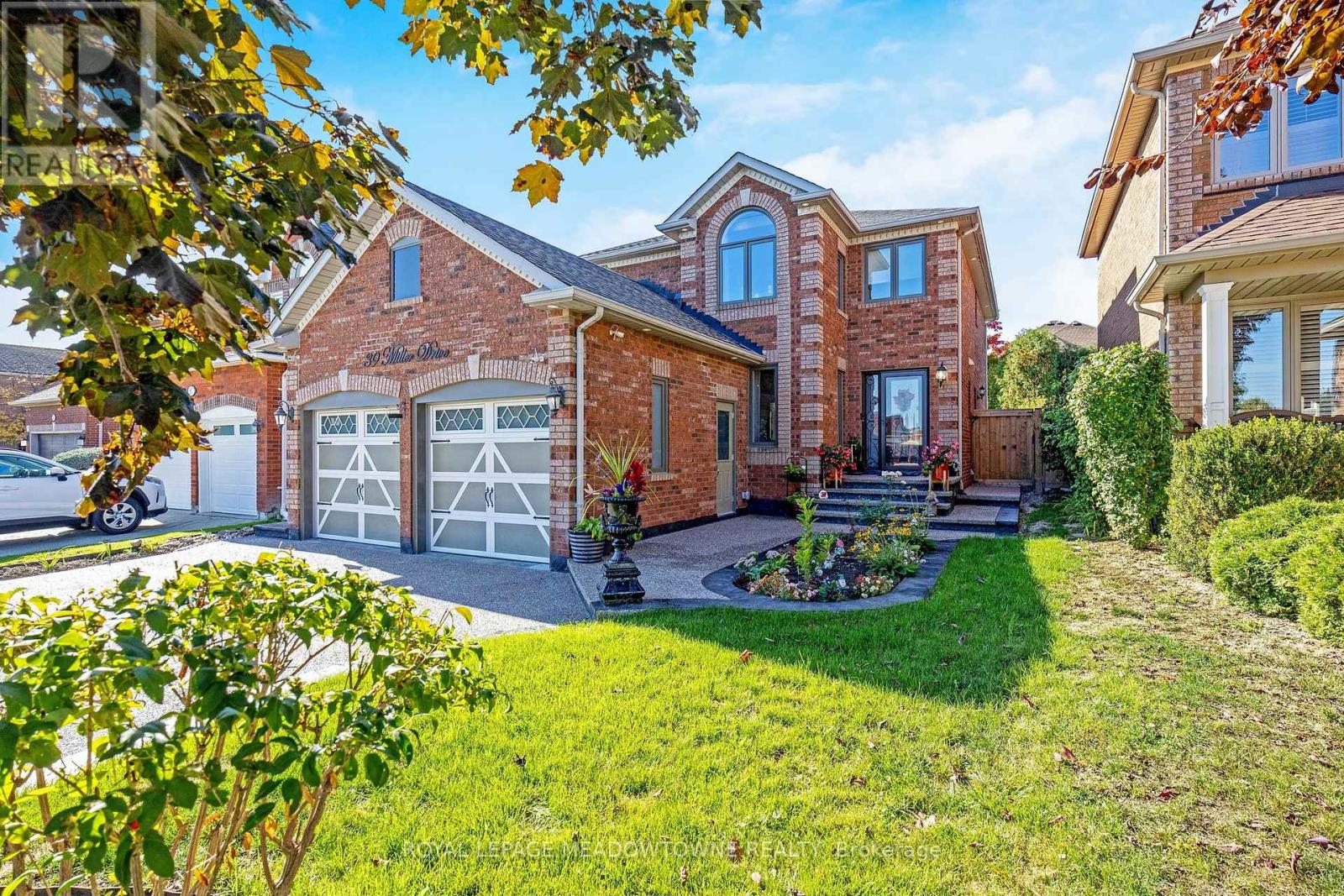 39 Miller Drive, Halton Hills (Georgetown), Ontario  L7G 5P7 - Photo 1 - W12449506