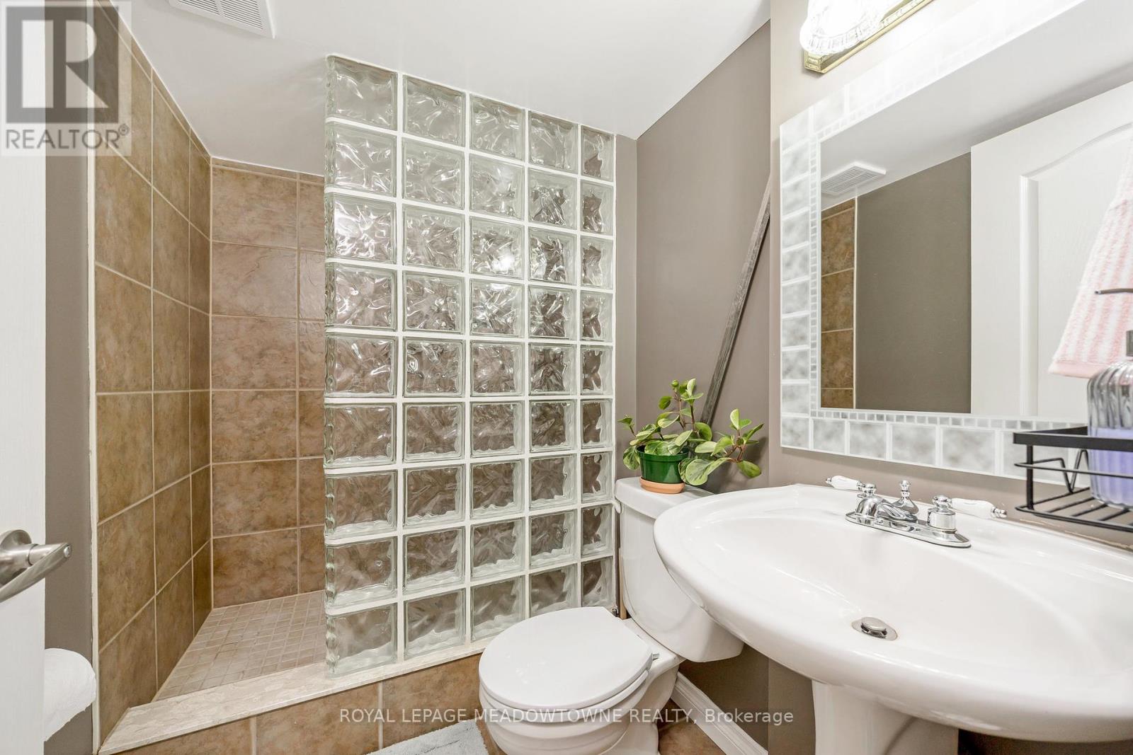 39 Miller Drive, Halton Hills (Georgetown), Ontario  L7G 5P7 - Photo 46 - W12449506