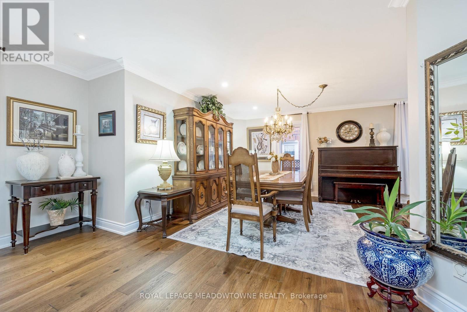 39 Miller Drive, Halton Hills (Georgetown), Ontario  L7G 5P7 - Photo 7 - W12449506