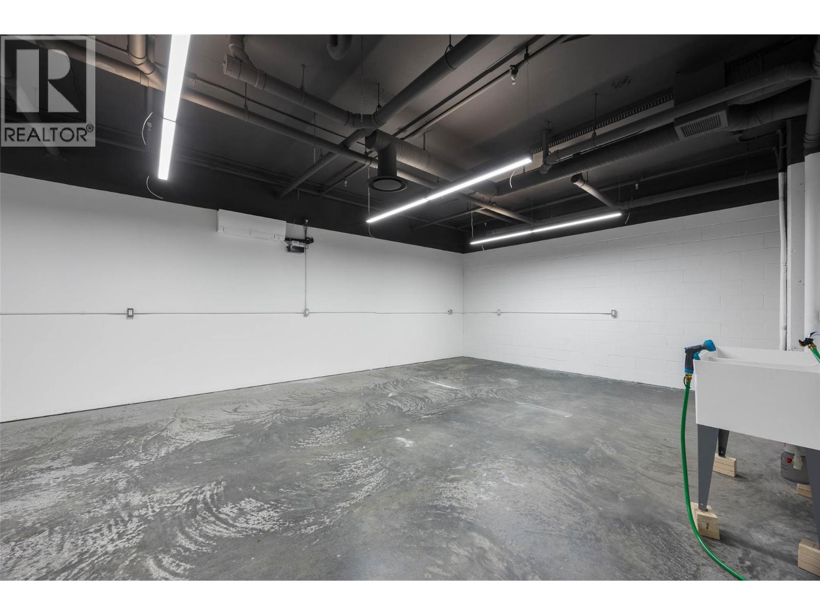 630 Victoria Street, Kamloops, British Columbia  V2C 2B4 - Photo 14 - 10365131
