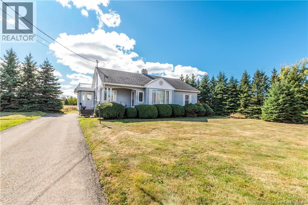 2155 Amirault, Dieppe, New Brunswick  E1A 7K3 - Photo 3 - NB127965