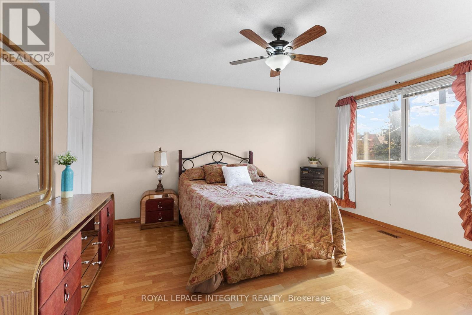 1499 Goth Avenue, Ottawa, Ontario  K1T 1E3 - Photo 20 - X12336305