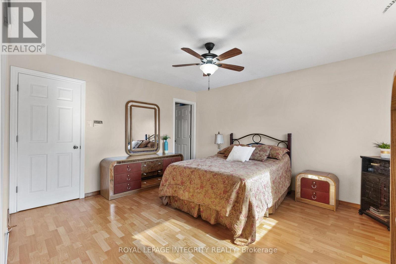 1499 Goth Avenue, Ottawa, Ontario  K1T 1E3 - Photo 22 - X12336305