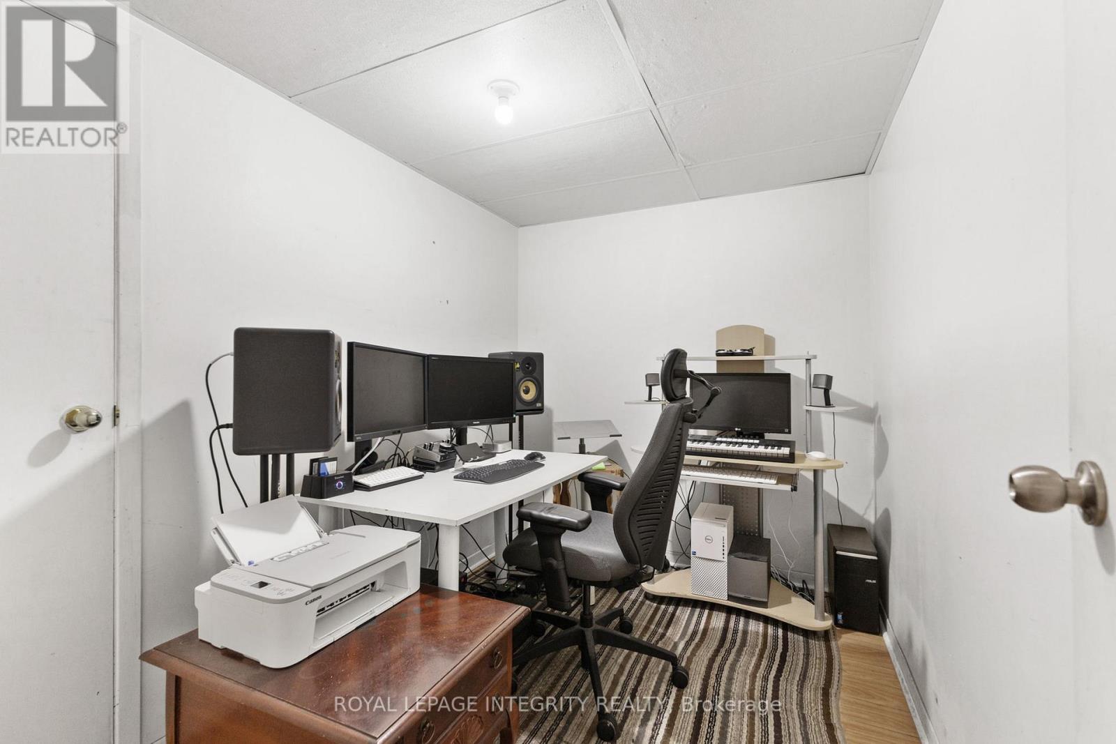 1499 Goth Avenue, Ottawa, Ontario  K1T 1E3 - Photo 30 - X12336305