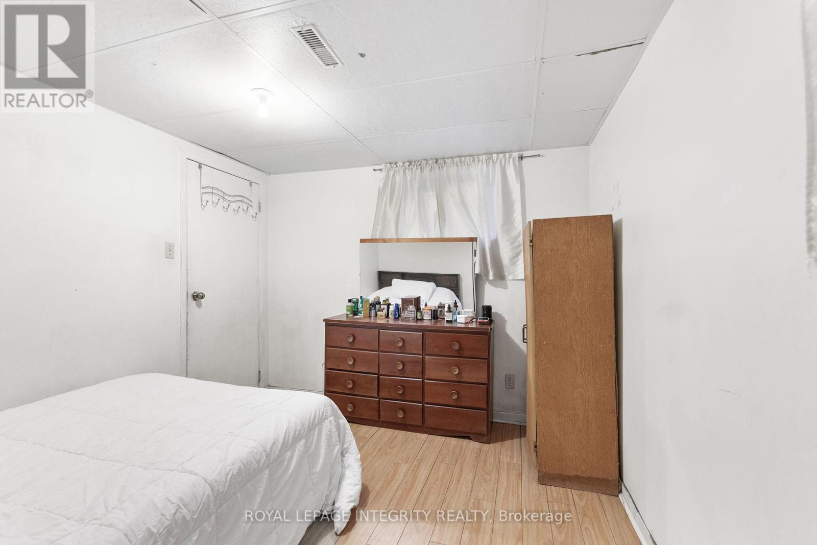 1499 Goth Avenue, Ottawa, Ontario  K1T 1E3 - Photo 32 - X12336305