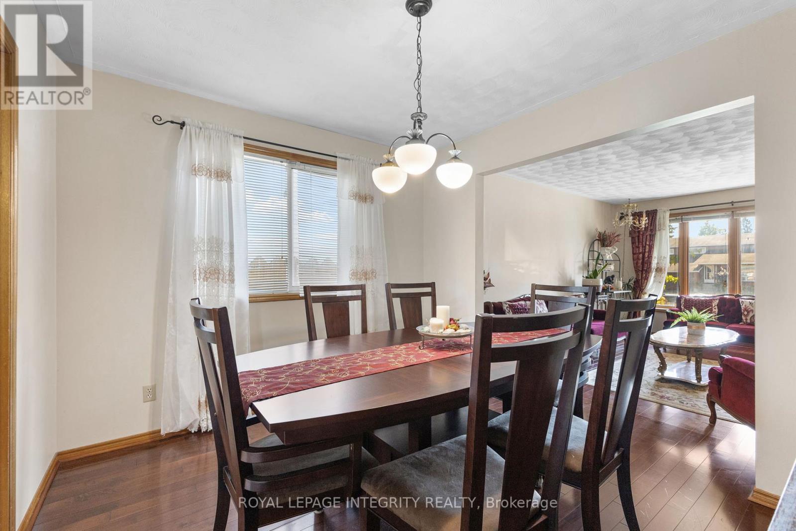 1499 Goth Avenue, Ottawa, Ontario  K1T 1E3 - Photo 8 - X12336305