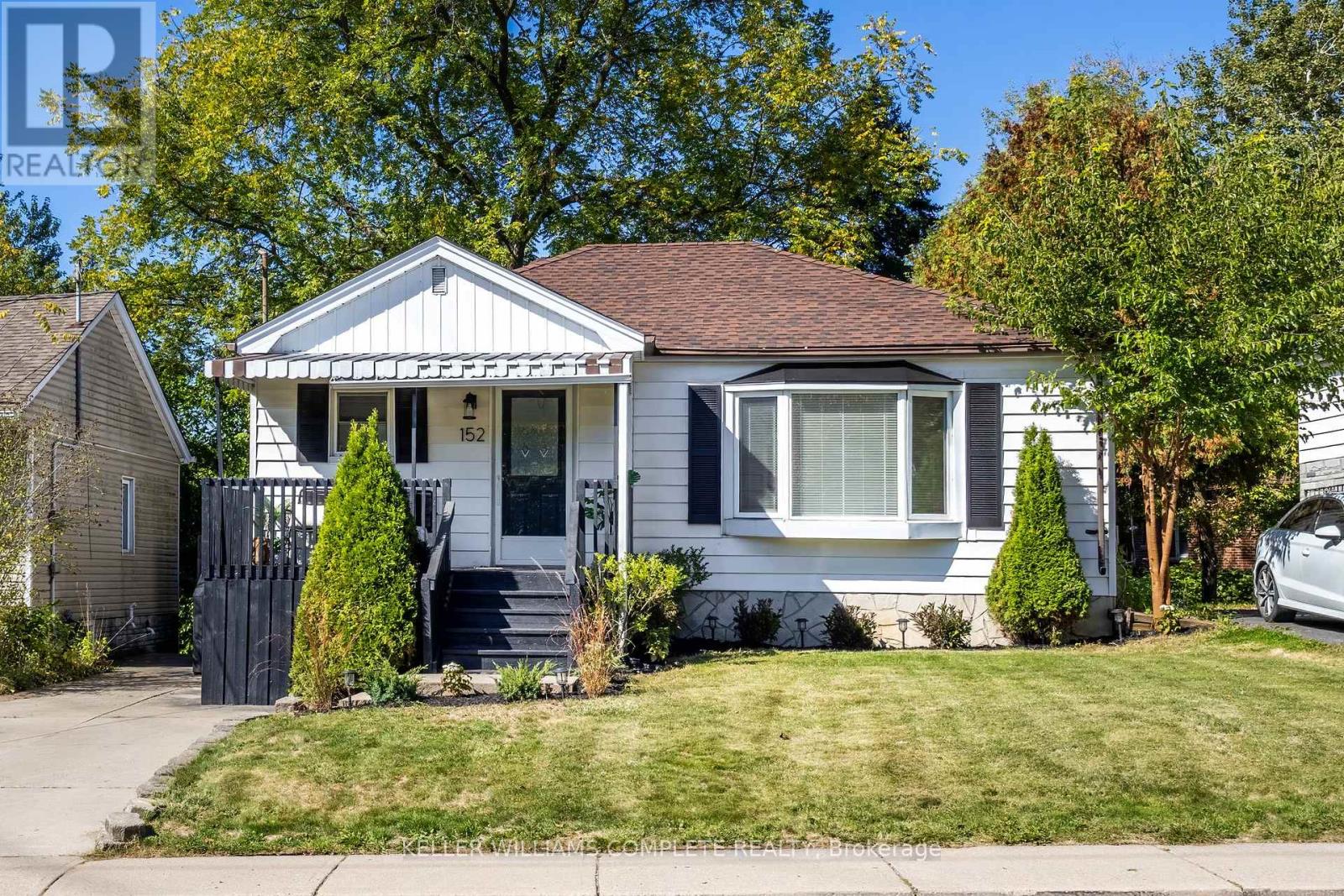 152 STROUD ROAD, Hamilton, Ontario