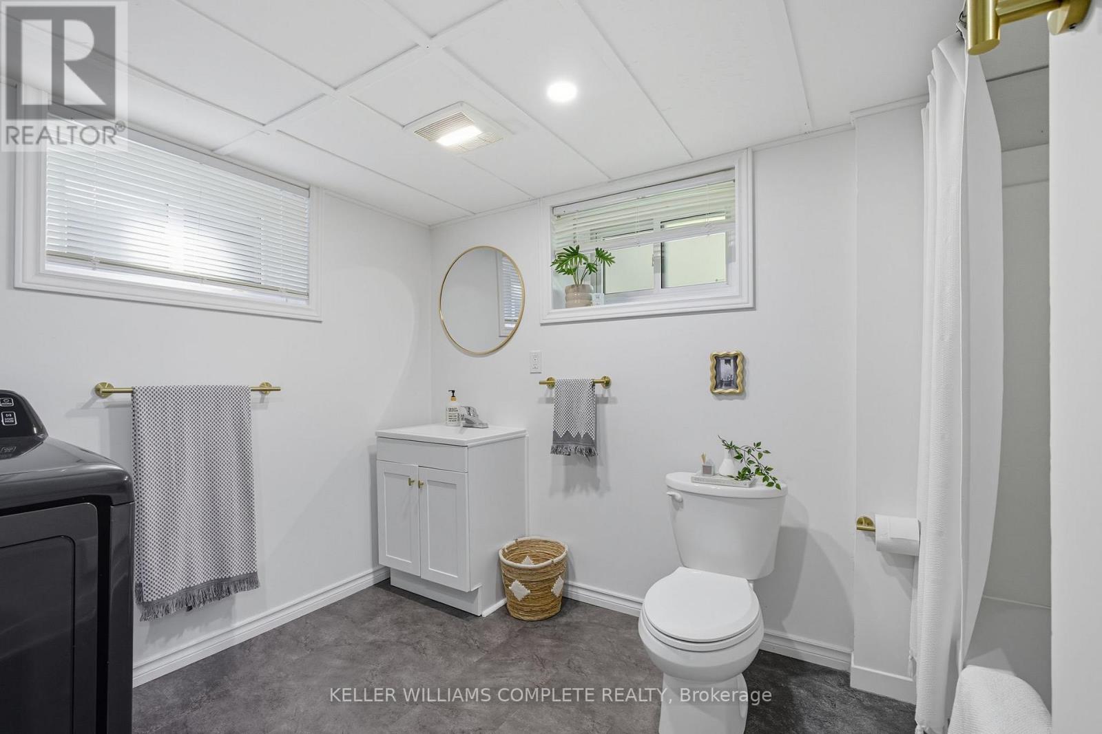 152 Stroud Road, Hamilton (Ainslie Wood), Ontario  L8S 2A2 - Photo 25 - X12449368