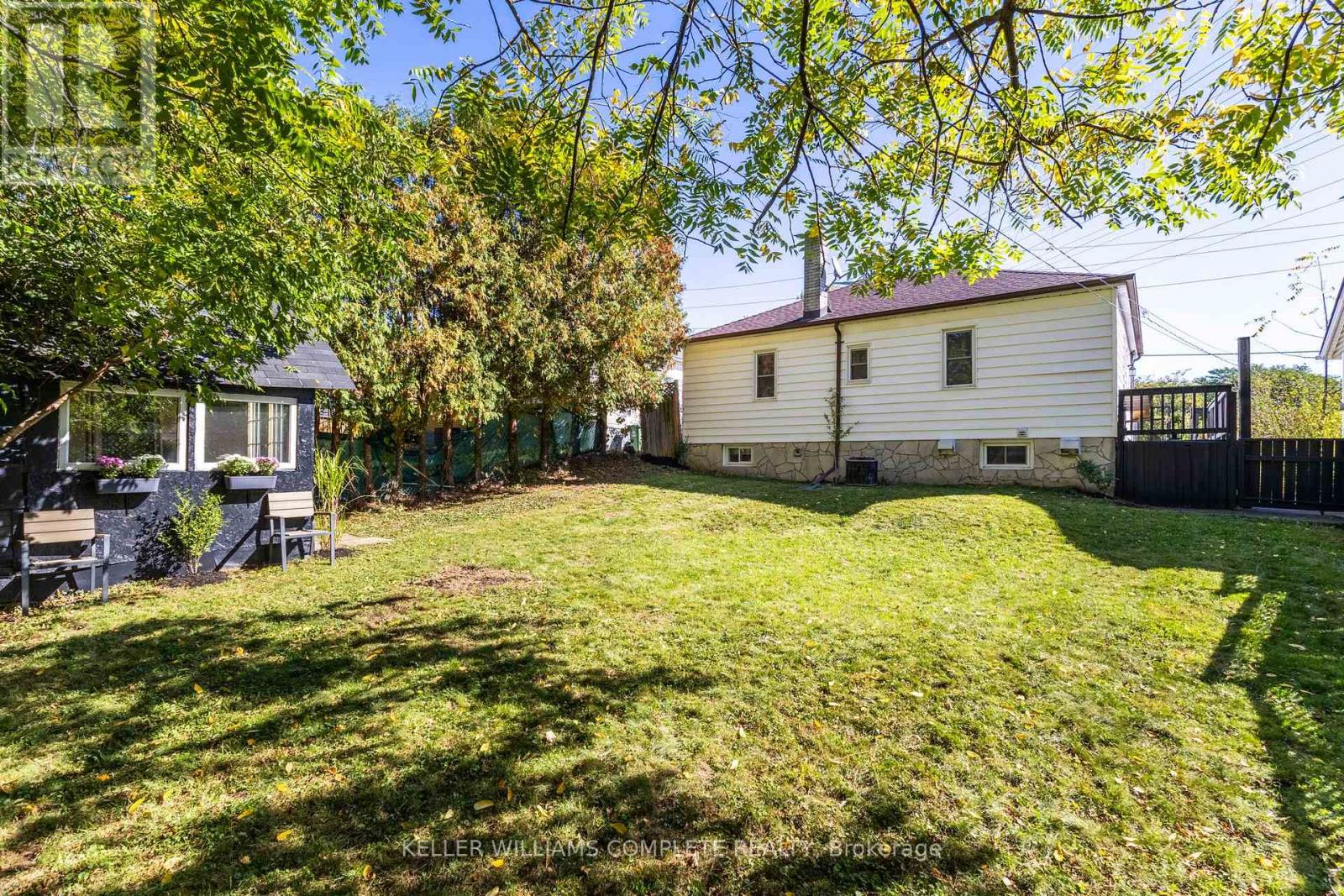152 Stroud Road, Hamilton (Ainslie Wood), Ontario  L8S 2A2 - Photo 30 - X12449368