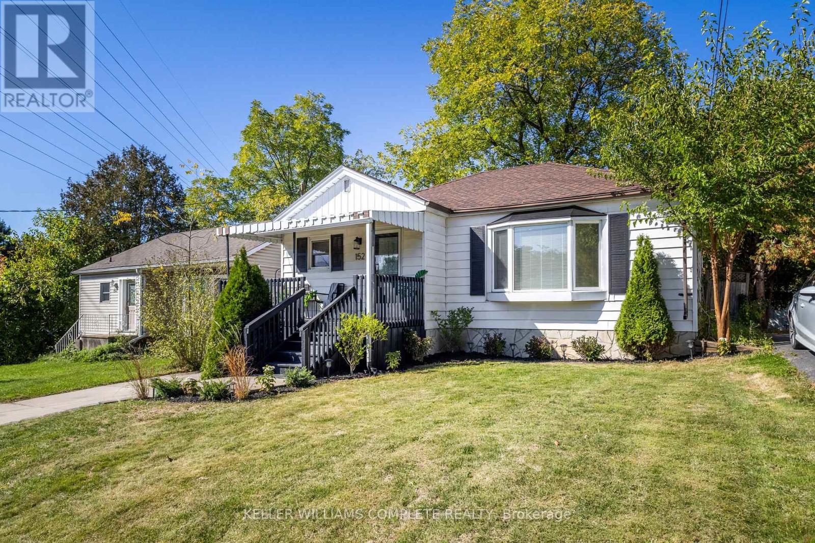 152 Stroud Road, Hamilton (Ainslie Wood), Ontario  L8S 2A2 - Photo 4 - X12449368