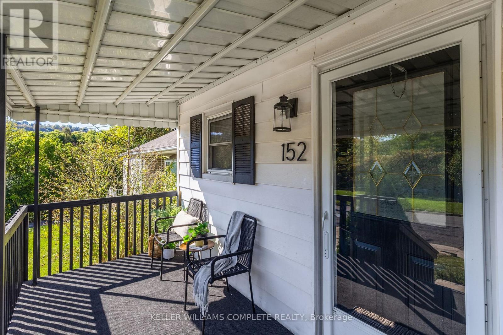 152 Stroud Road, Hamilton (Ainslie Wood), Ontario  L8S 2A2 - Photo 5 - X12449368