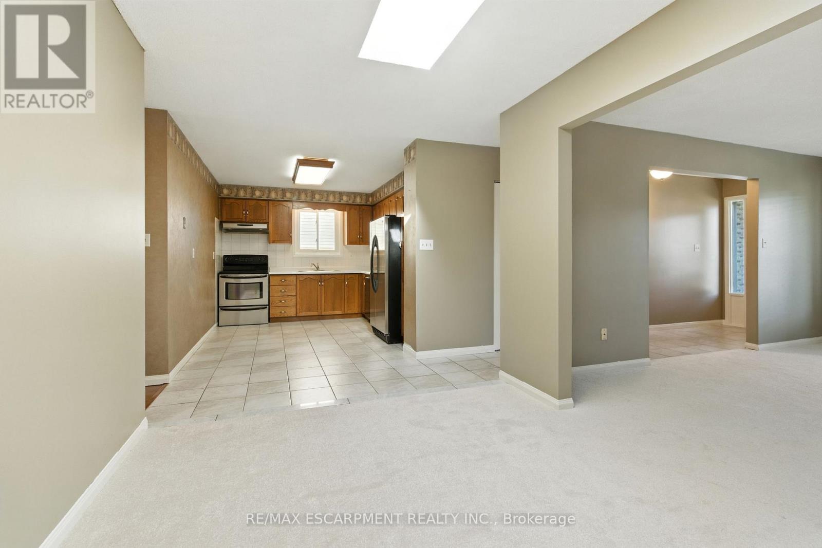 127 Beaverbrook Avenue, Hamilton (Broughton), Ontario  L8W 3T1 - Photo 12 - X12449384