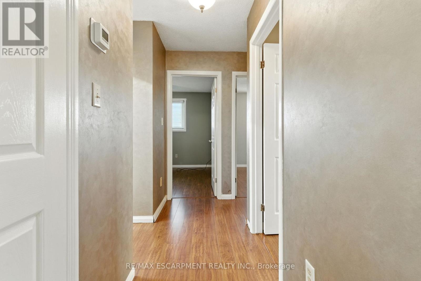 127 Beaverbrook Avenue, Hamilton (Broughton), Ontario  L8W 3T1 - Photo 18 - X12449384