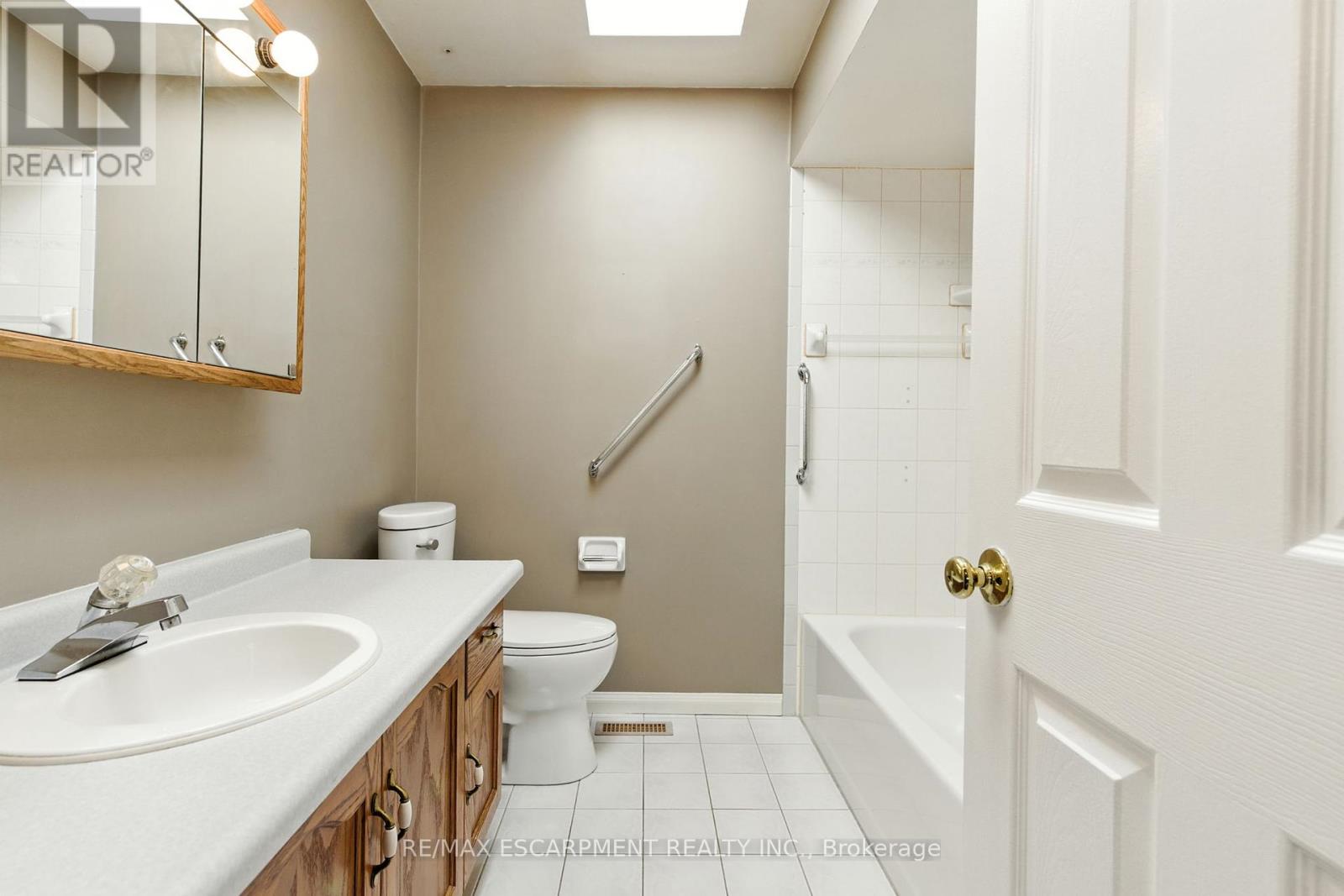 127 Beaverbrook Avenue, Hamilton (Broughton), Ontario  L8W 3T1 - Photo 26 - X12449384