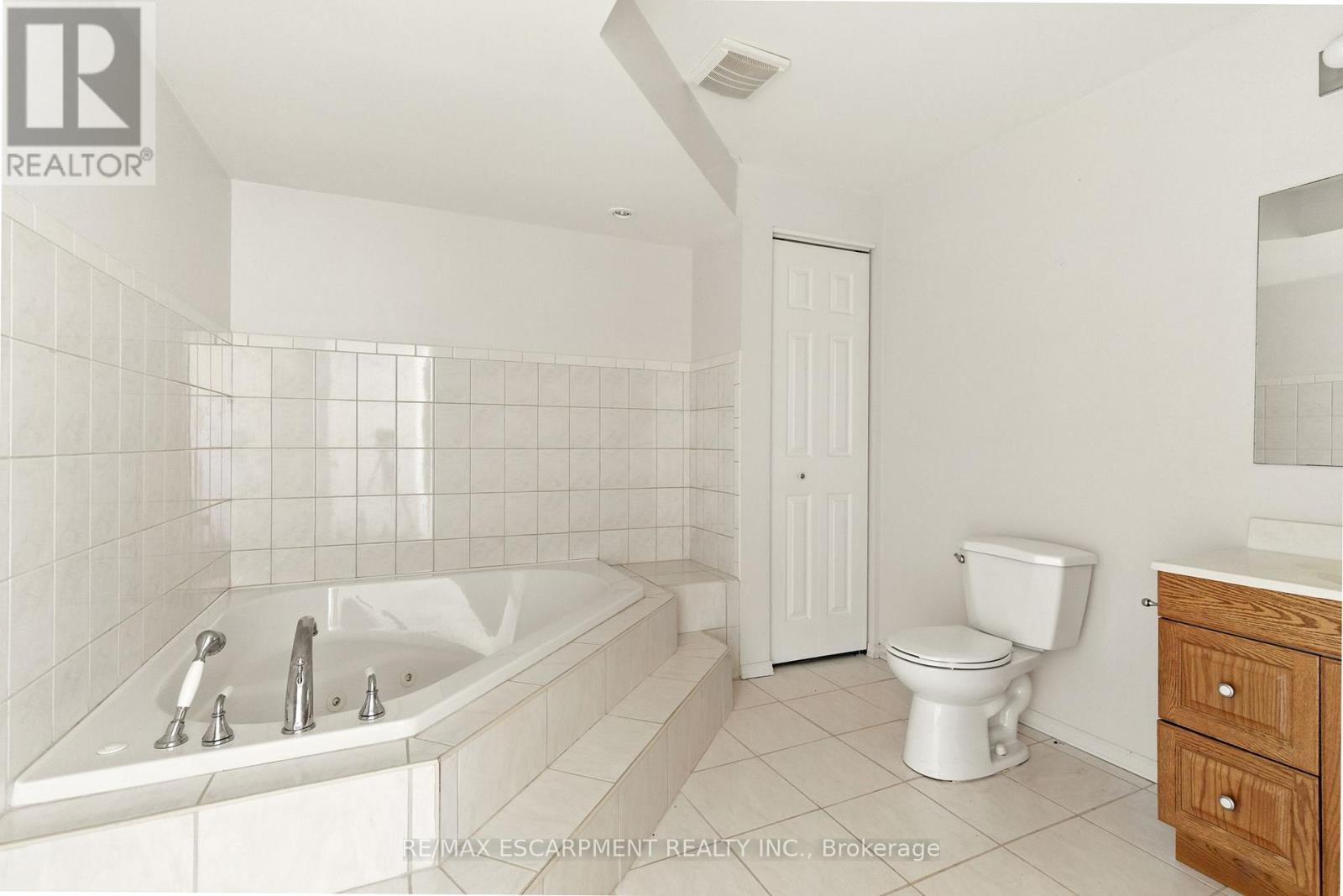 127 Beaverbrook Avenue, Hamilton (Broughton), Ontario  L8W 3T1 - Photo 35 - X12449384