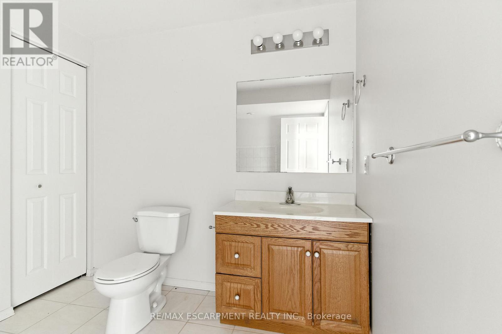 127 Beaverbrook Avenue, Hamilton (Broughton), Ontario  L8W 3T1 - Photo 36 - X12449384