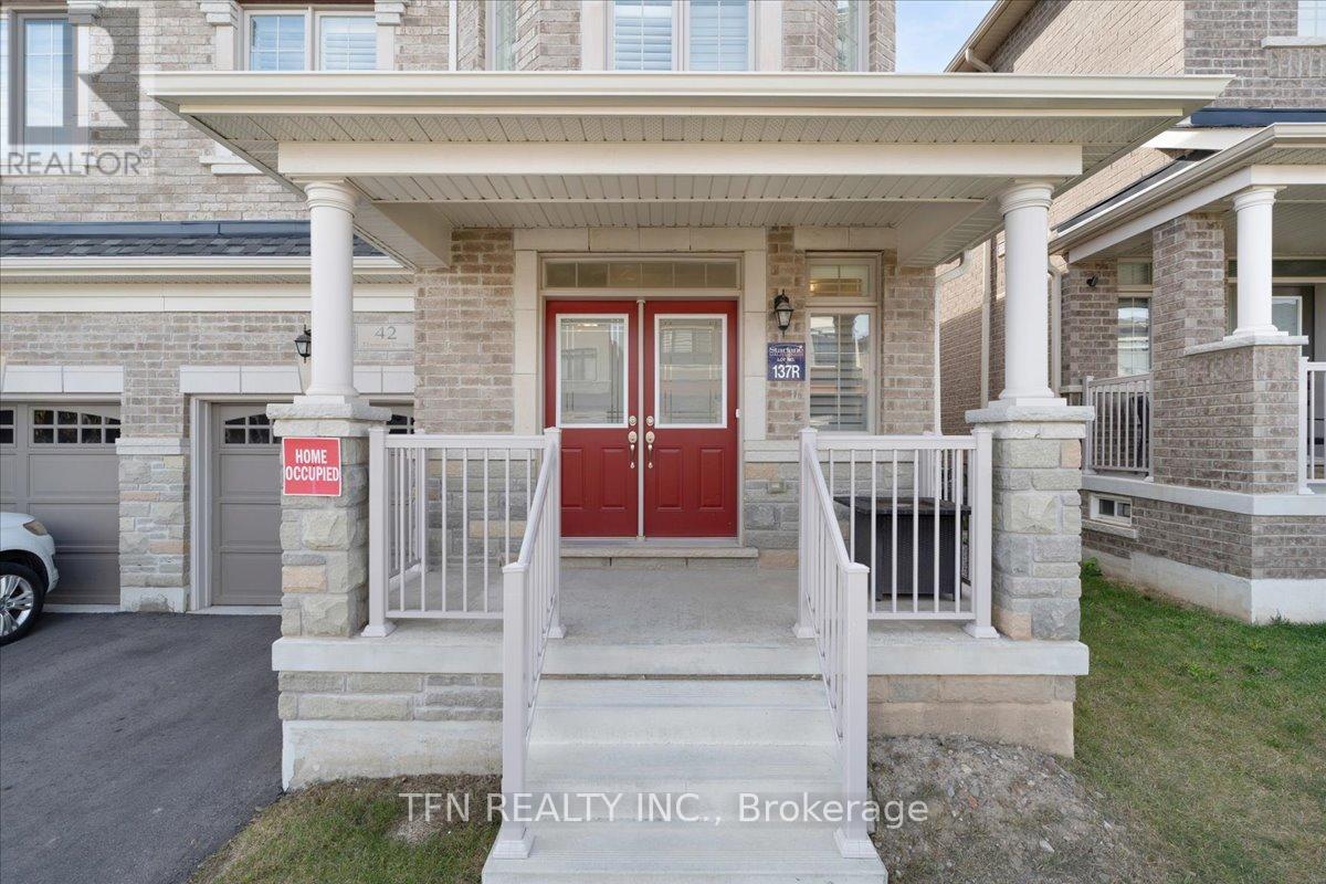 42 Ebenezer Drive, Hamilton (Waterdown), Ontario  L8B 1Y3 - Photo 2 - X12449425