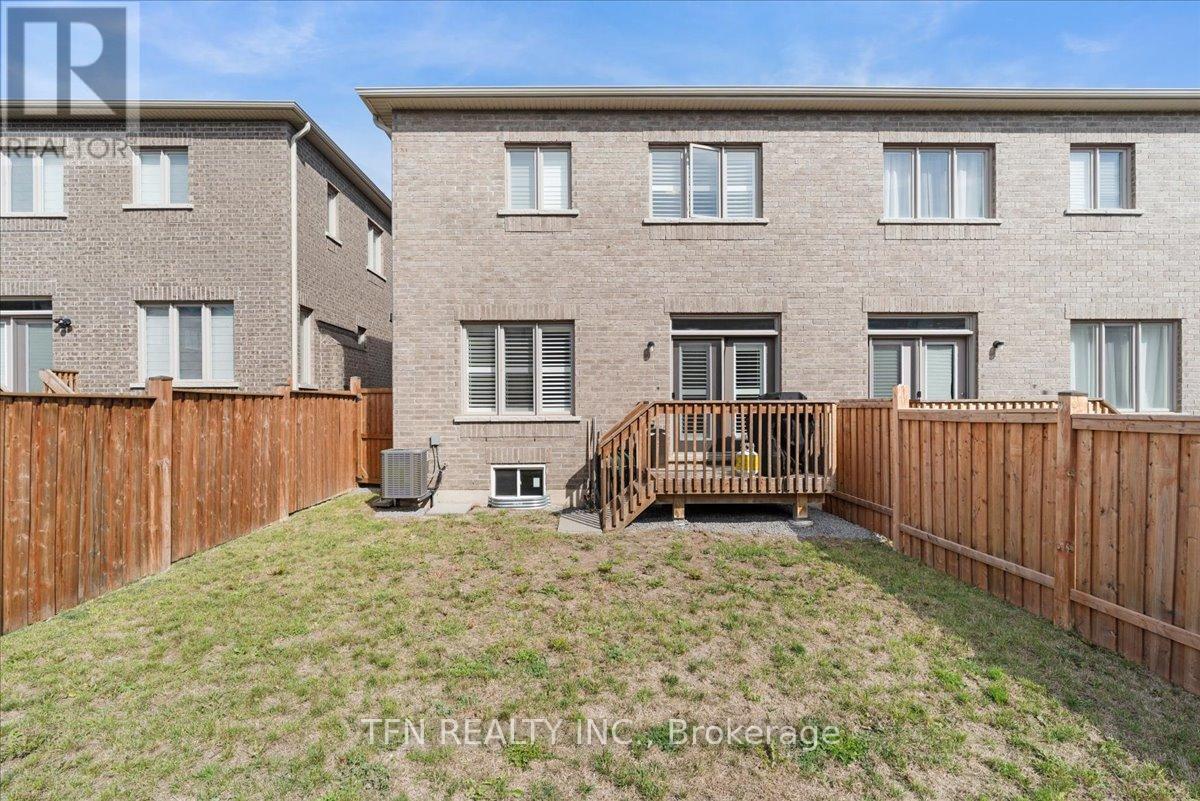 42 Ebenezer Drive, Hamilton (Waterdown), Ontario  L8B 1Y3 - Photo 23 - X12449425