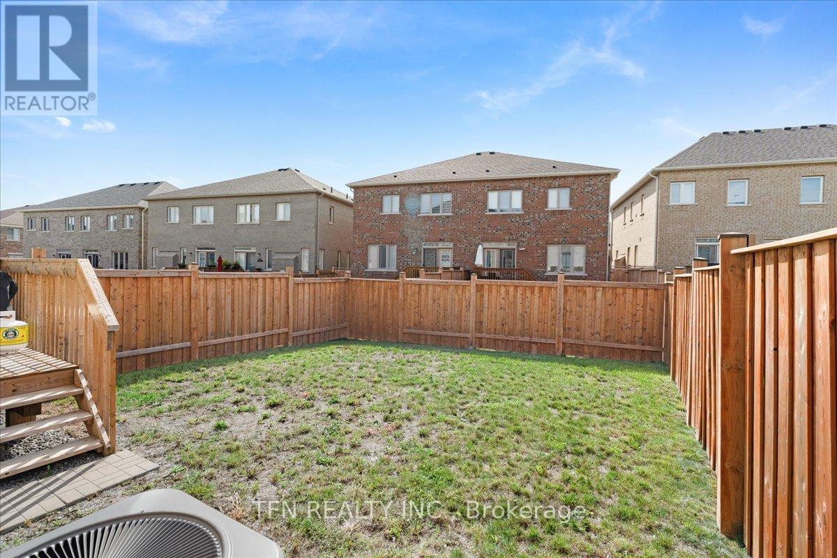 42 Ebenezer Drive, Hamilton (Waterdown), Ontario  L8B 1Y3 - Photo 24 - X12449425