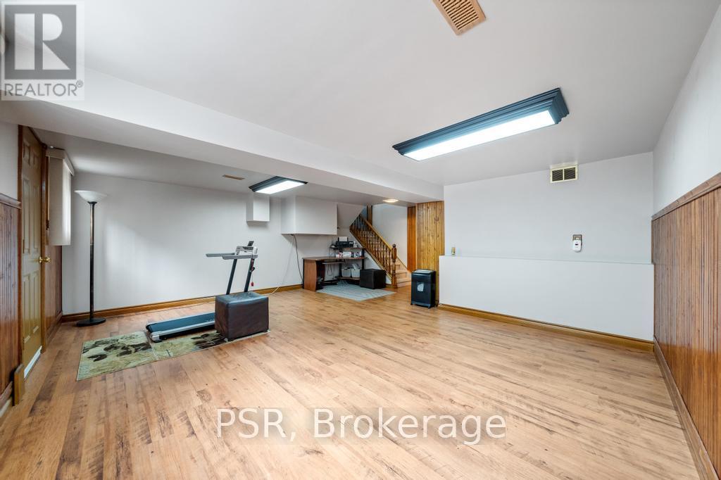 117 Sunrise Drive, Hamilton, Ontario  L8K 4C5 - Photo 27 - X12449481