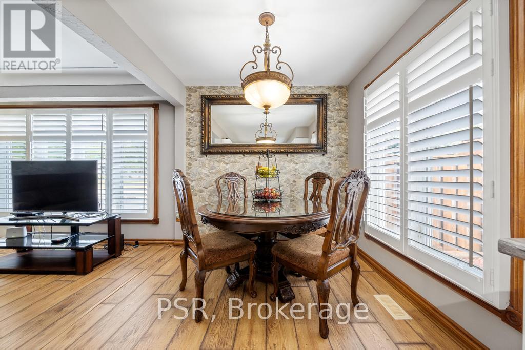 117 Sunrise Drive, Hamilton, Ontario  L8K 4C5 - Photo 9 - X12449481
