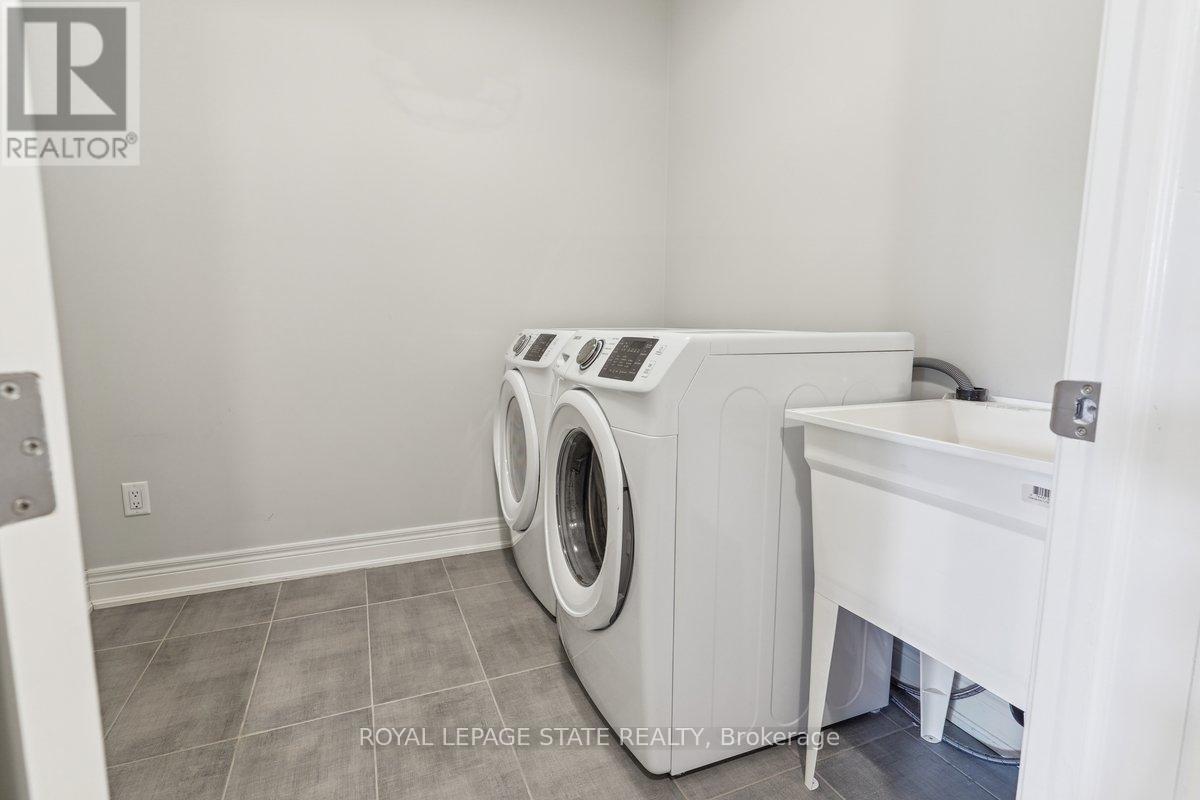 11 Secinaro Avenue, Hamilton (Ancaster), Ontario  L9G 0C6 - Photo 31 - X12449488