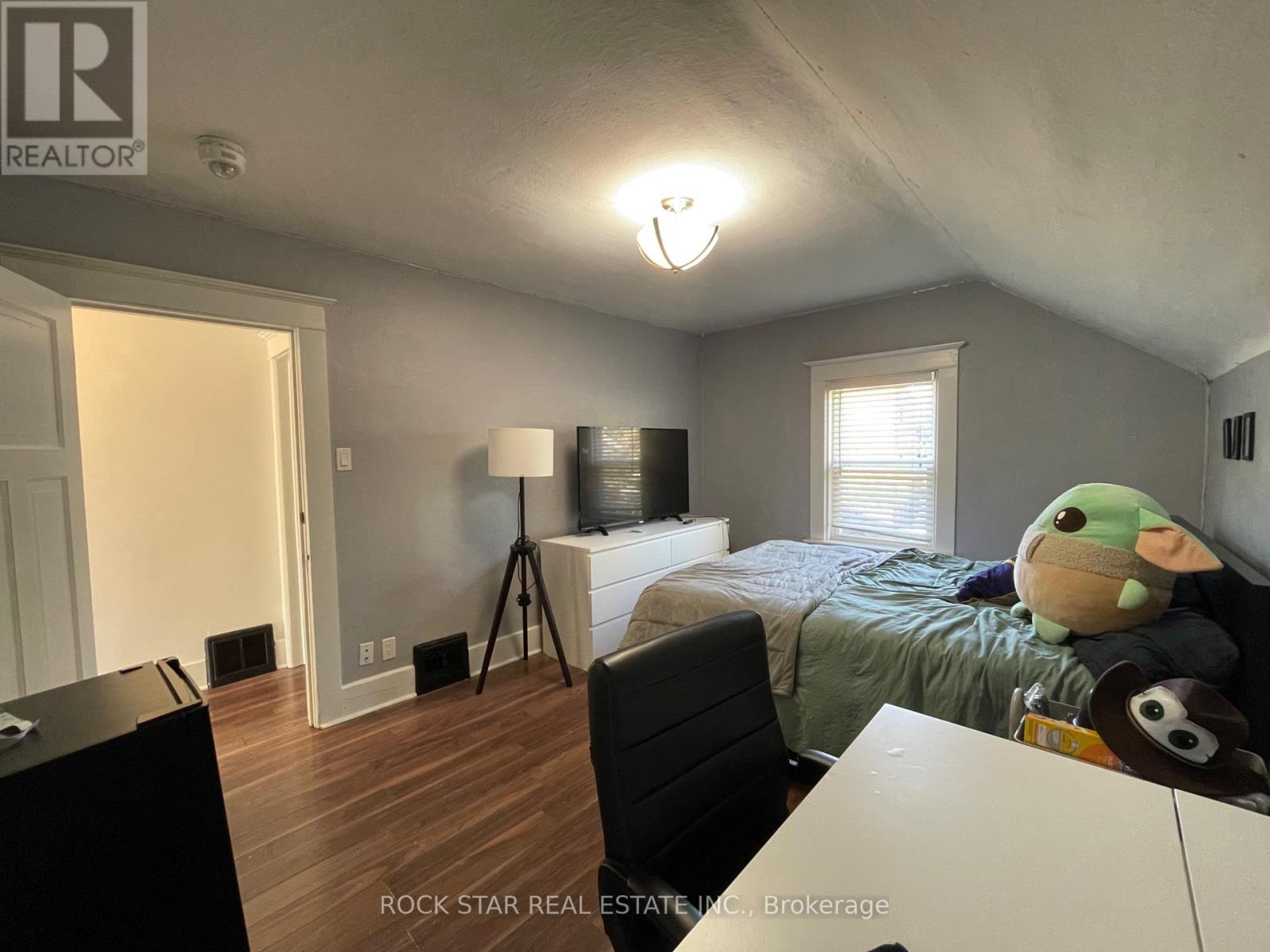 59 Laurel Street, Waterloo, Ontario  N2J 2H3 - Photo 19 - X12449498