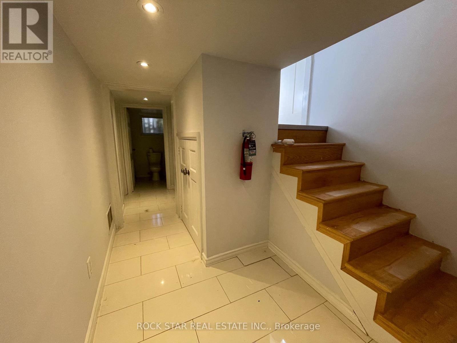 59 Laurel Street, Waterloo, Ontario  N2J 2H3 - Photo 22 - X12449498