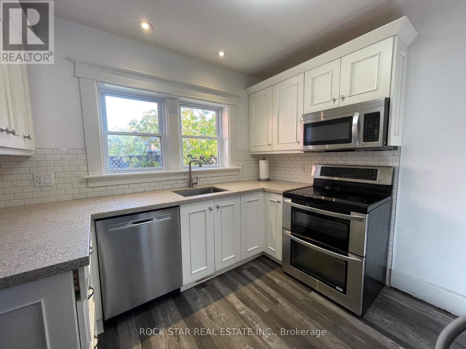 59 Laurel Street, Waterloo, Ontario  N2J 2H3 - Photo 8 - X12449498