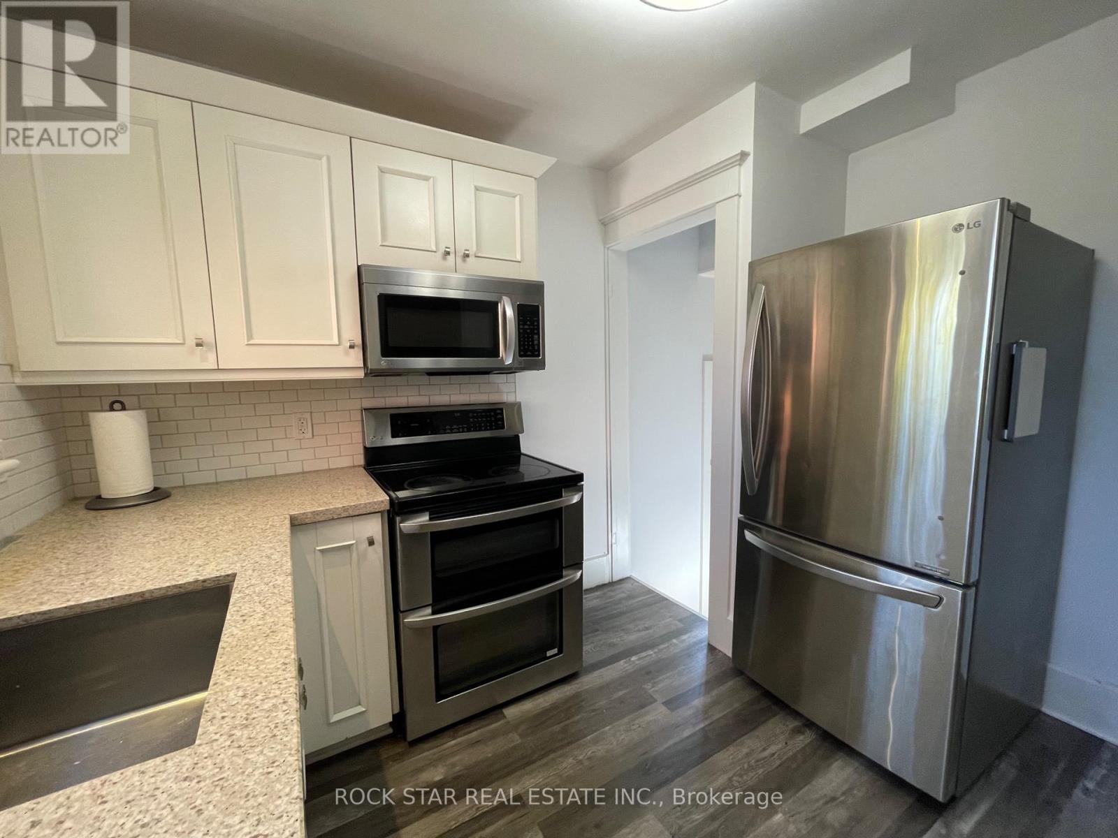 59 Laurel Street, Waterloo, Ontario  N2J 2H3 - Photo 9 - X12449498