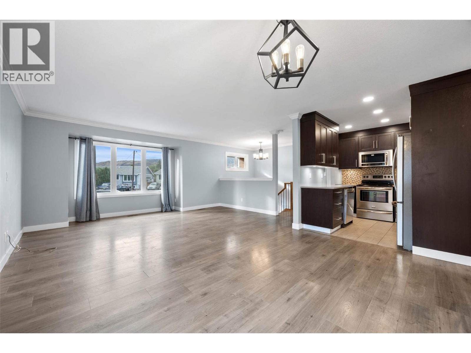 1648 Spartan Place, Kamloops, British Columbia  V2B 7Z3 - Photo 7 - 10365157