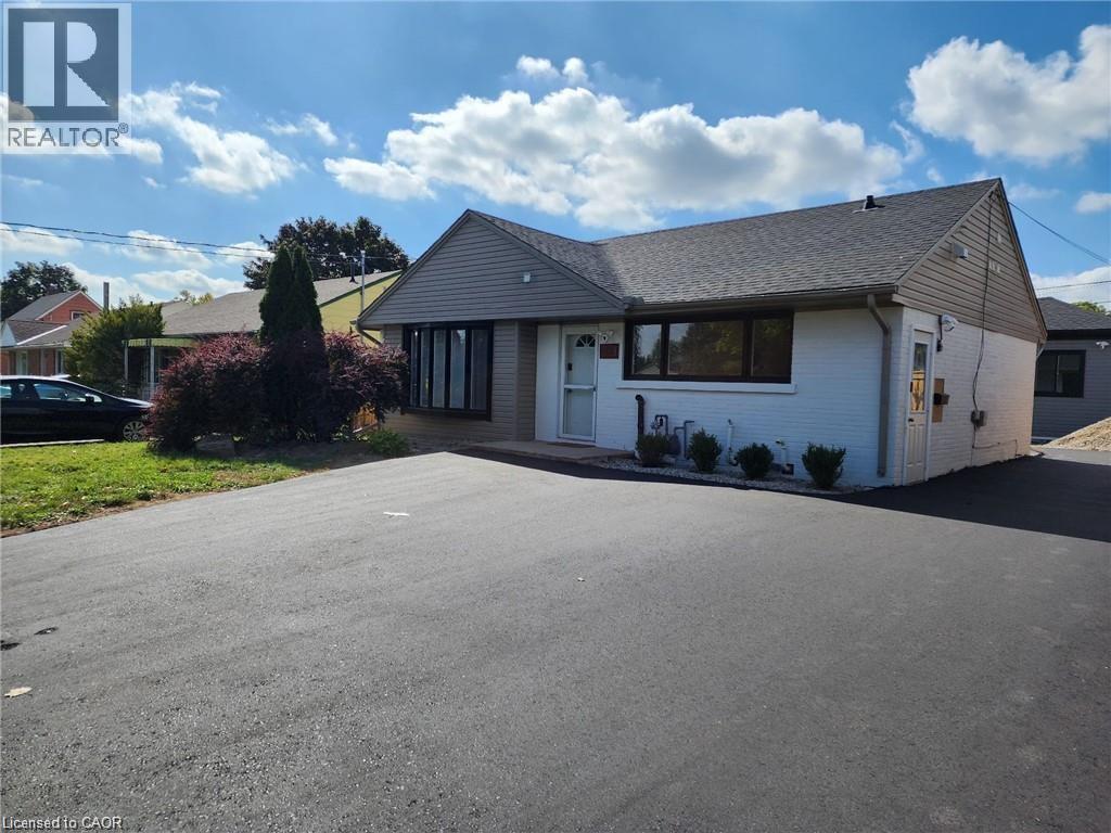 261 Belmont Avenue W Unit# B - Lower, Kitchener, Ontario  N2M 1M3 - Photo 1 - 40777115