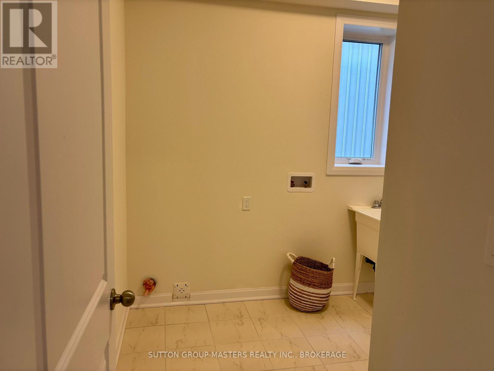 19 Oakmont Drive, Loyalist, Ontario  K0H 1G0 - Photo 14 - X12449648