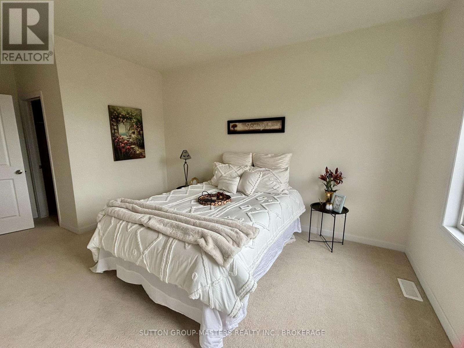 19 Oakmont Drive, Loyalist, Ontario  K0H 1G0 - Photo 17 - X12449648
